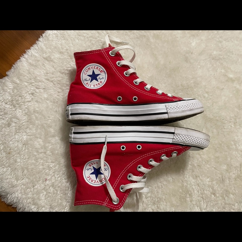 Converse chuck taylors